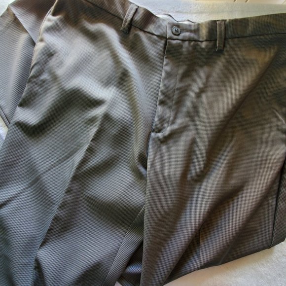 HAGGAR Grey Classic Fit Dress Pants, 36W X 34L - Picture 7 of 7